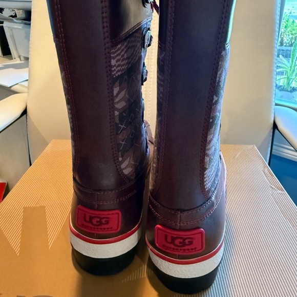 UGG Baroness Snow and Rain Boots Plum Colored Size 8 New in Box - Picture 3 of 5